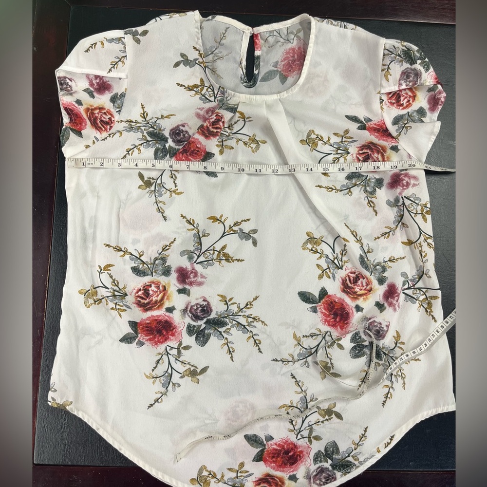White floral blouse size large - Picture 5 of 6